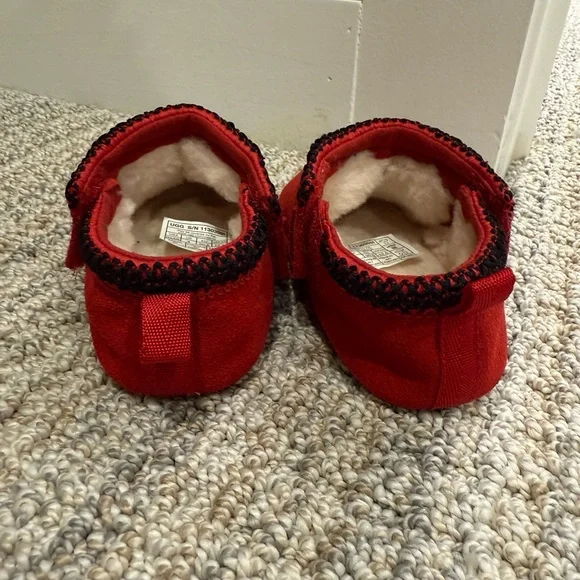 UGG Red Kids Boots - Picture 3 of 8
